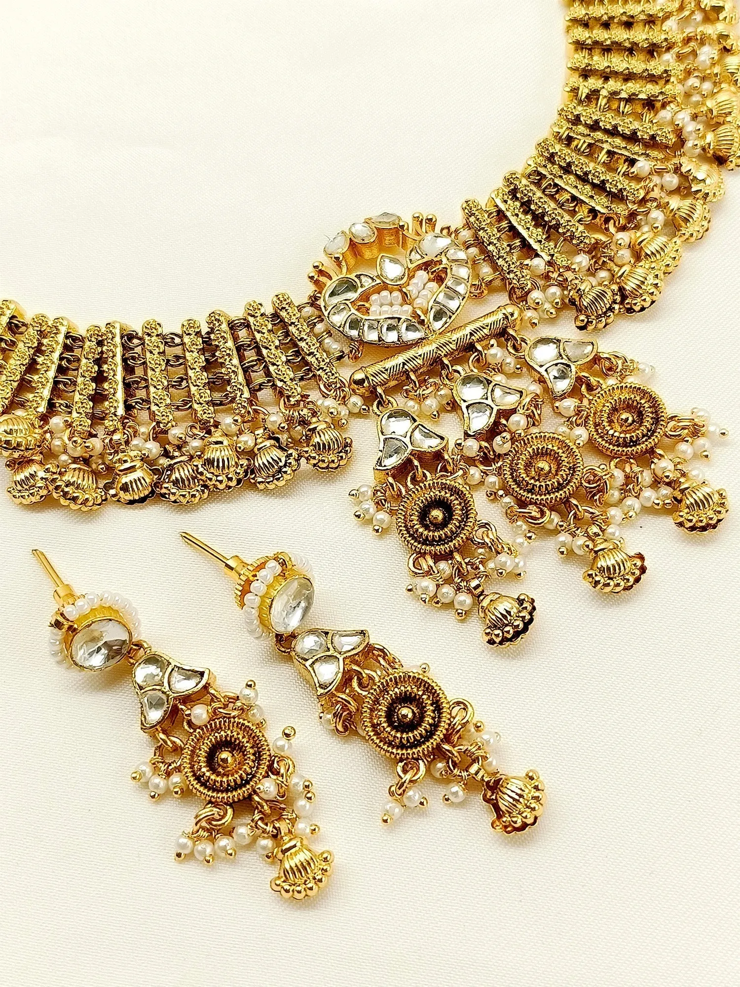 Aadishri White Kundan Choker Set