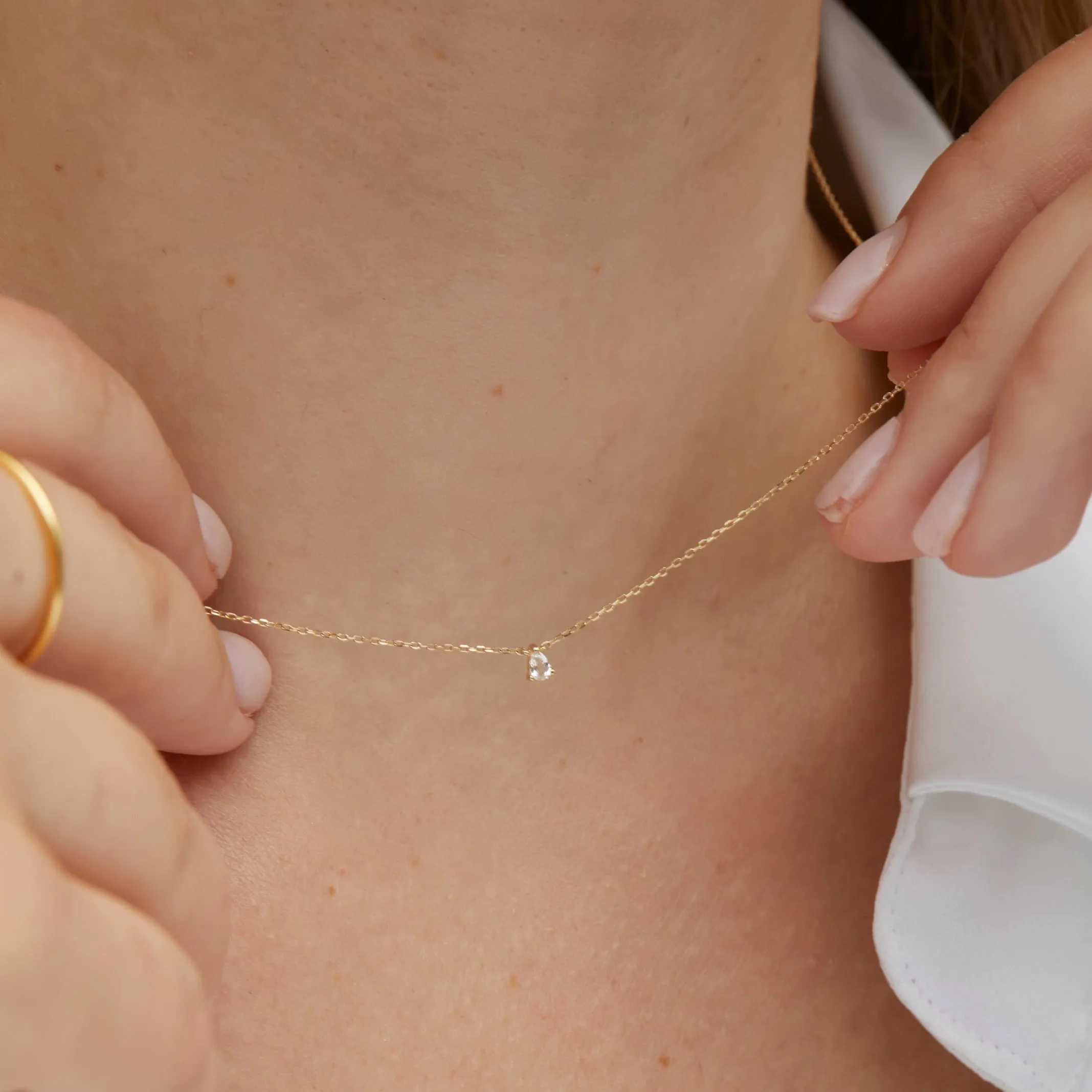Ame Teardop Solid Gold Necklace