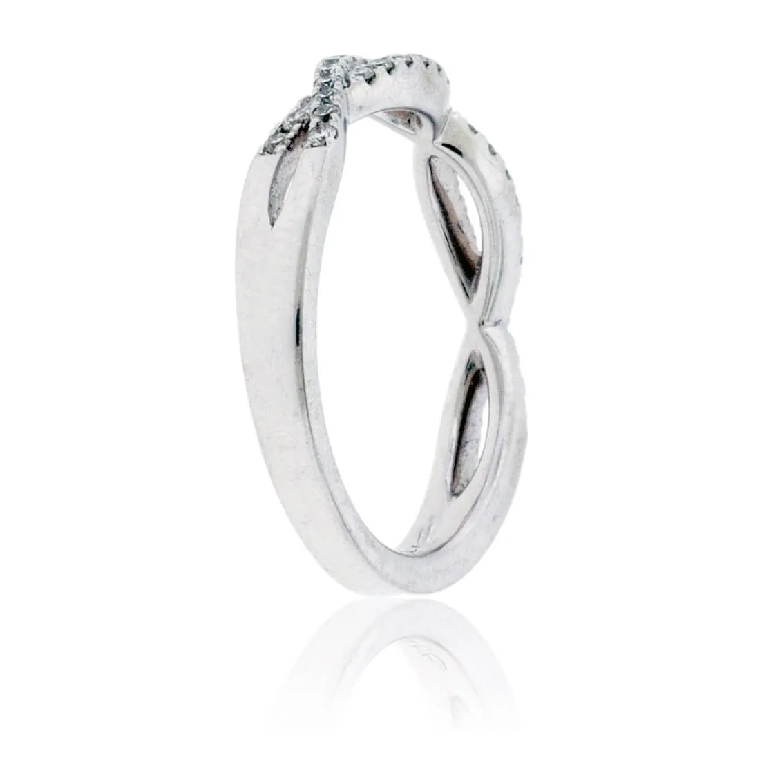 Bypassing Intertwined Diamond Band