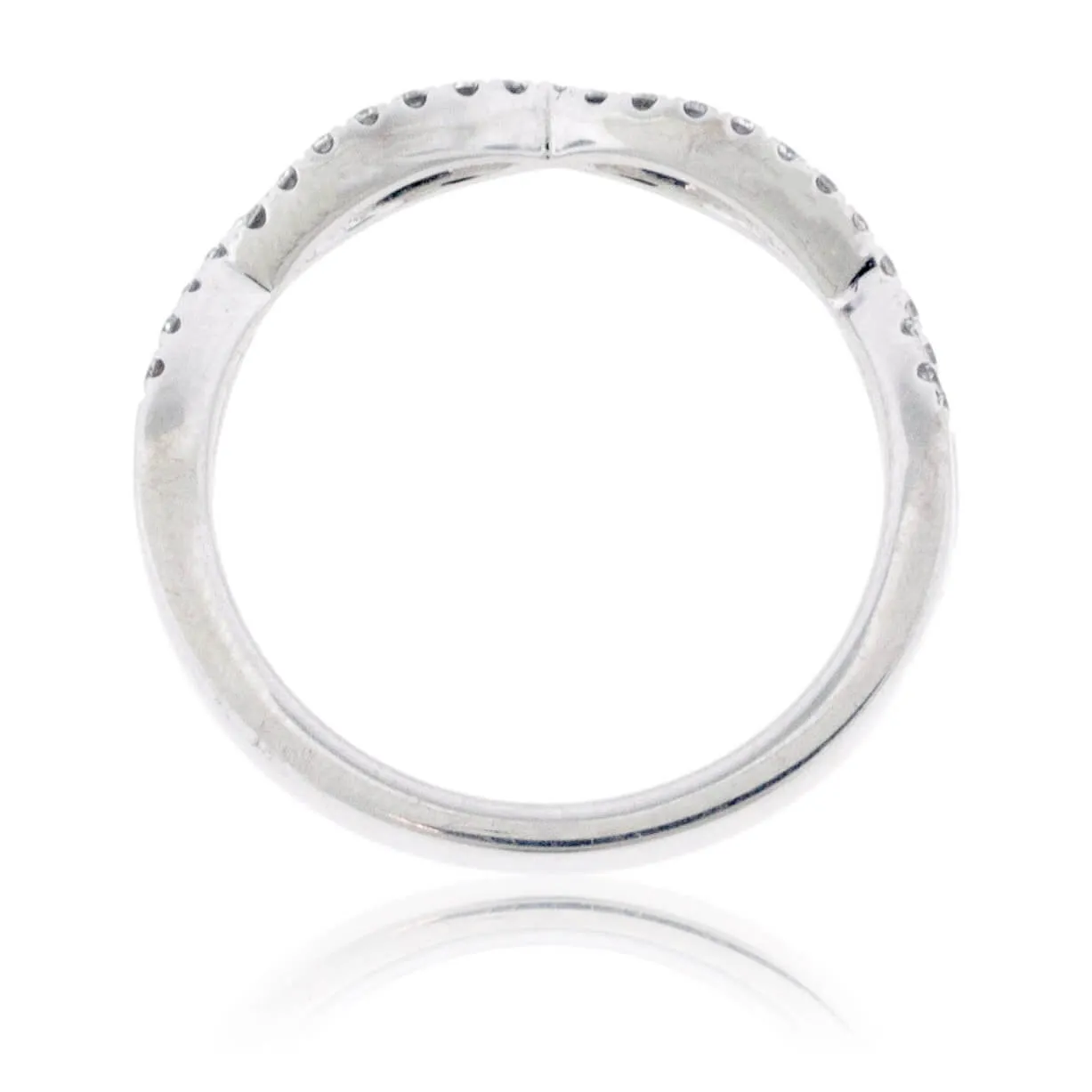 Bypassing Intertwined Diamond Band