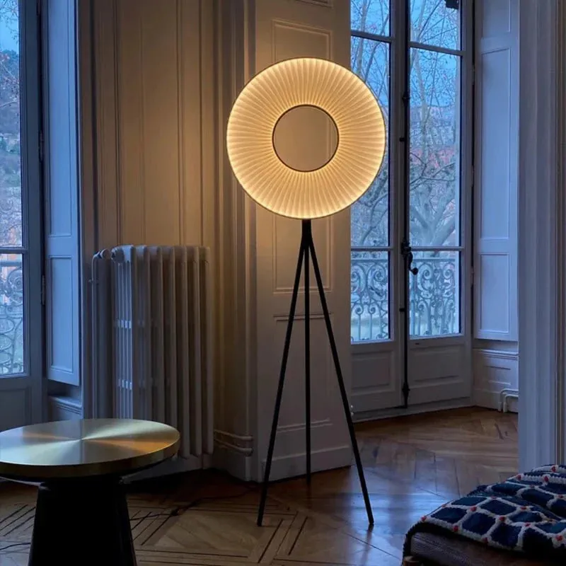 Henry Halo Stand Lamp