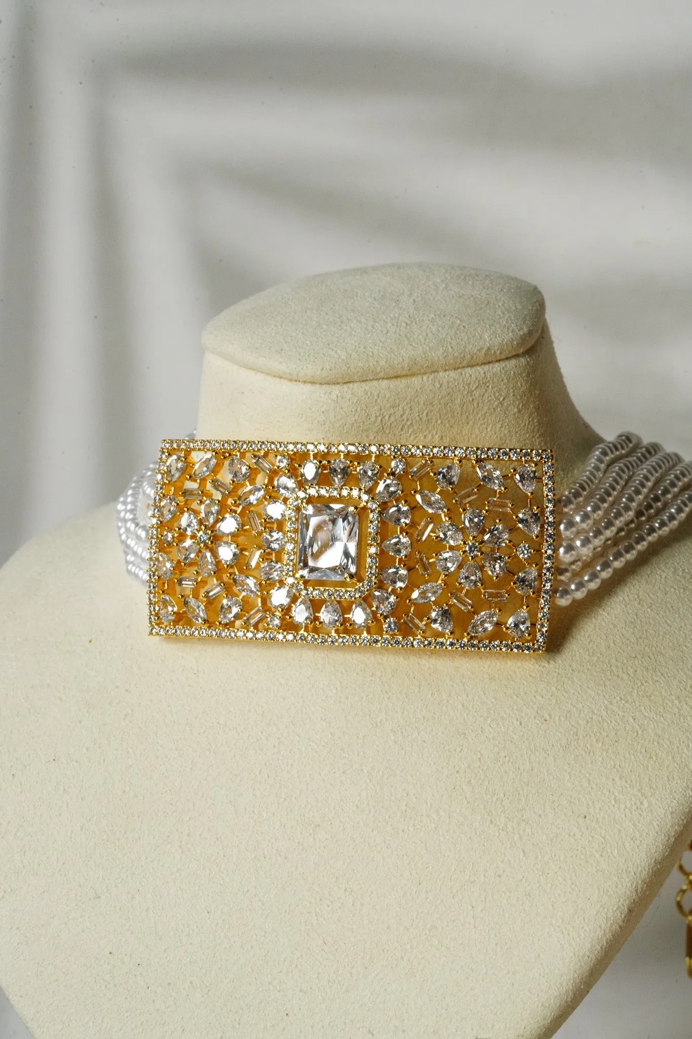 Luna - Chic Gold-Plated Choker Necklace Set