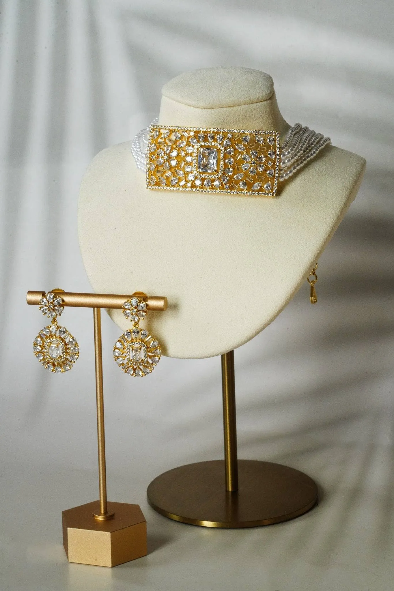 Luna - Chic Gold-Plated Choker Necklace Set