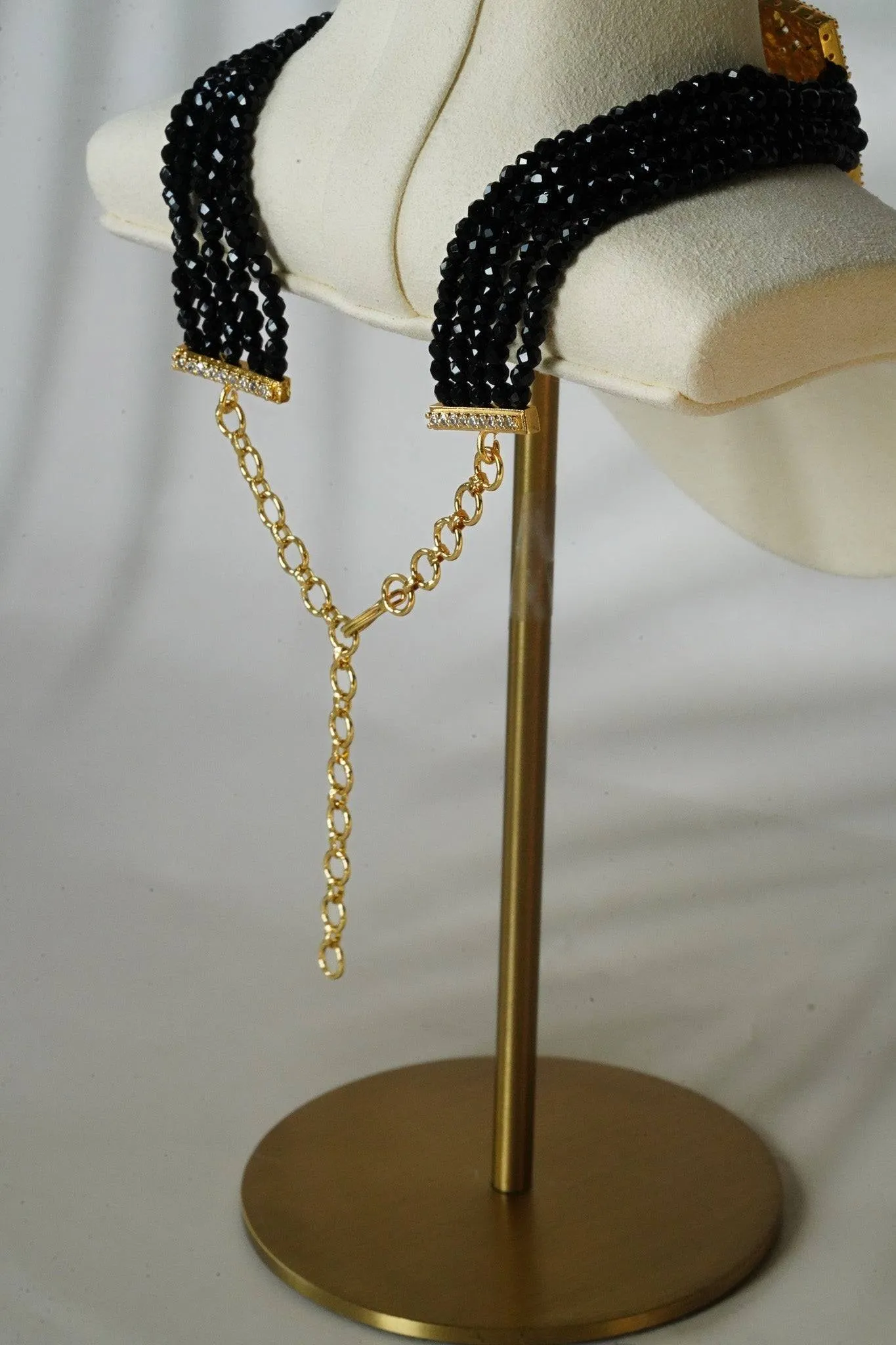 Luna - Chic Gold-Plated Choker Necklace Set