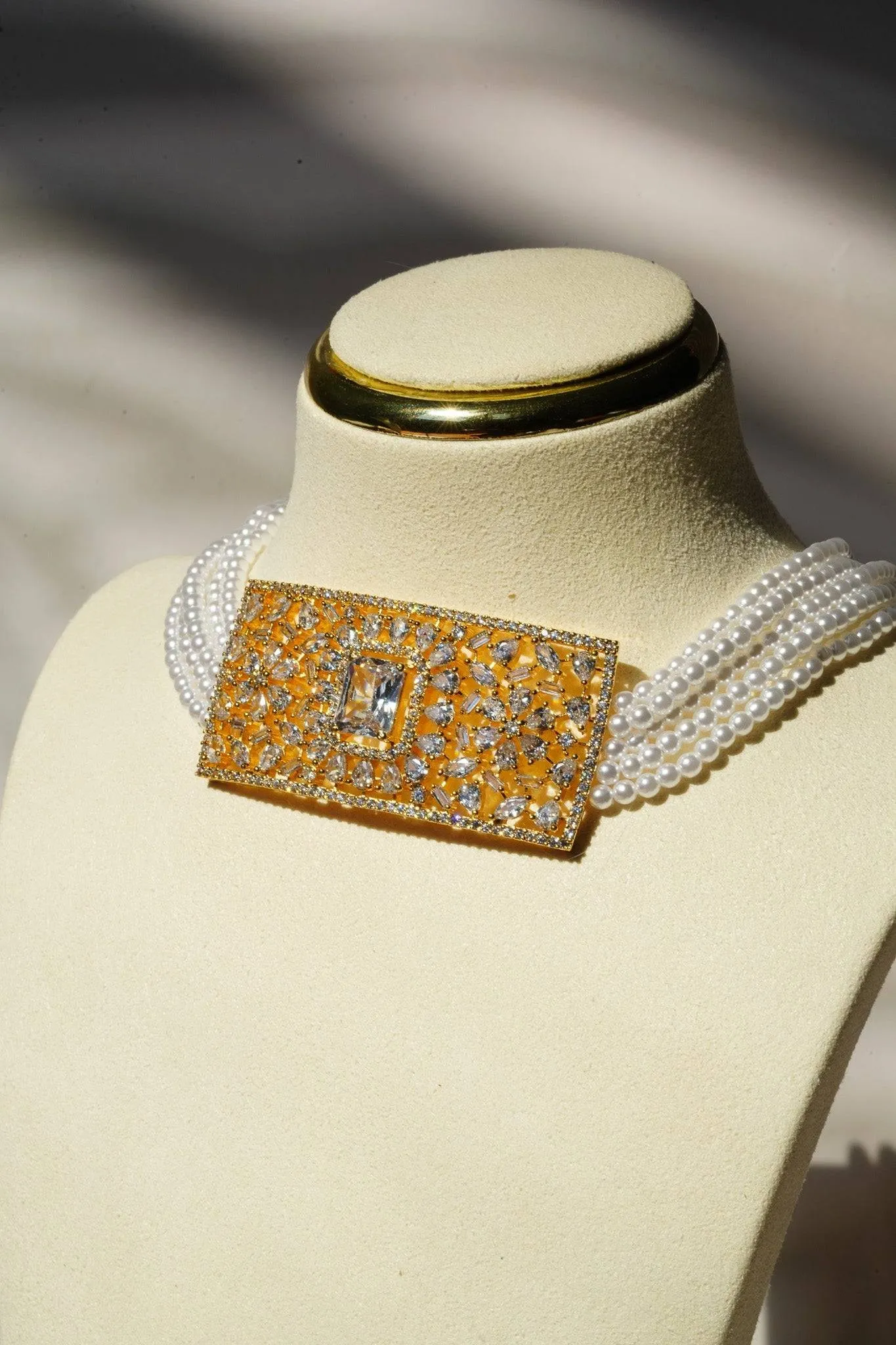 Luna - Chic Gold-Plated Choker Necklace Set