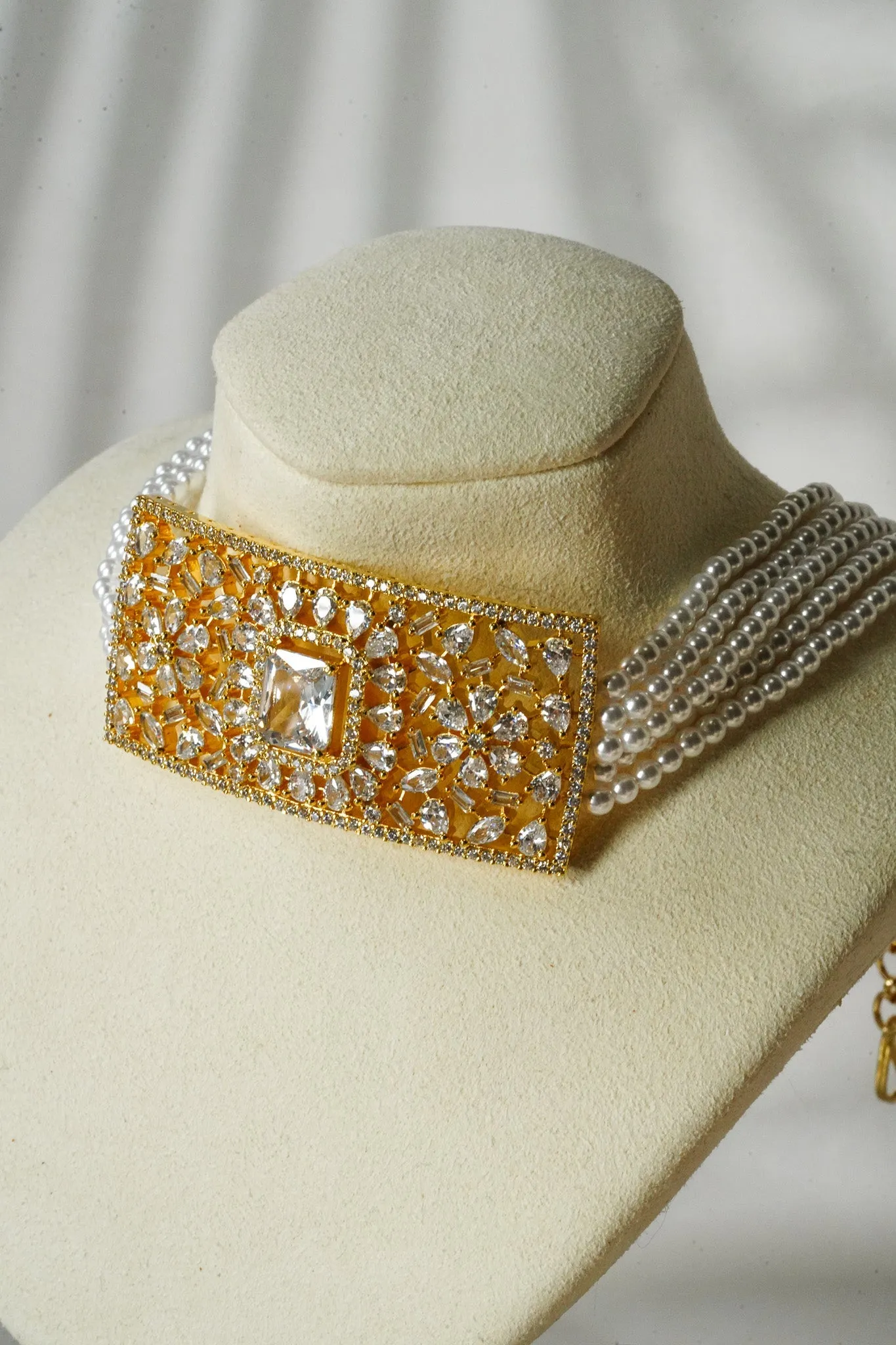 Luna - Chic Gold-Plated Choker Necklace Set