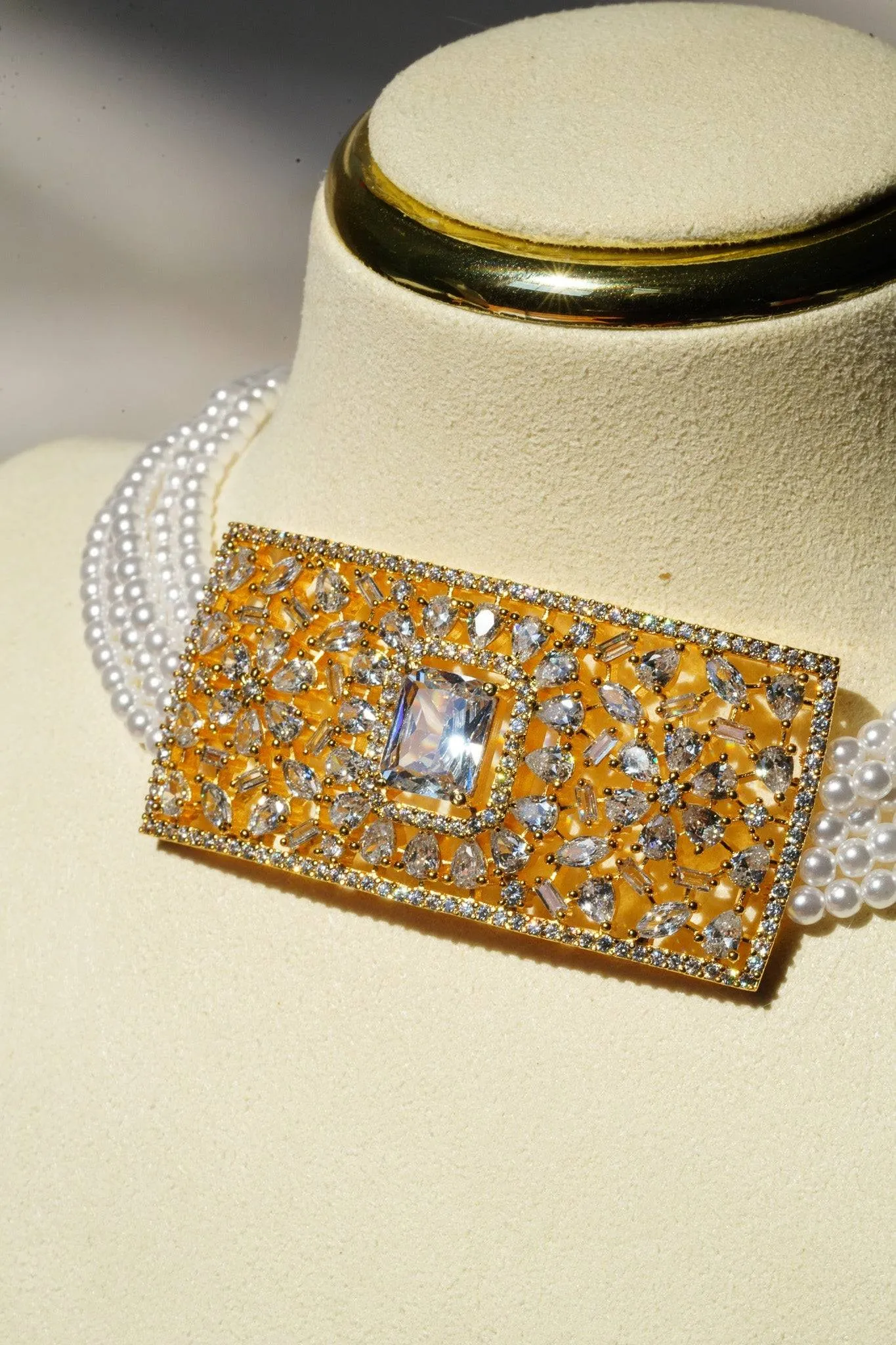 Luna - Chic Gold-Plated Choker Necklace Set
