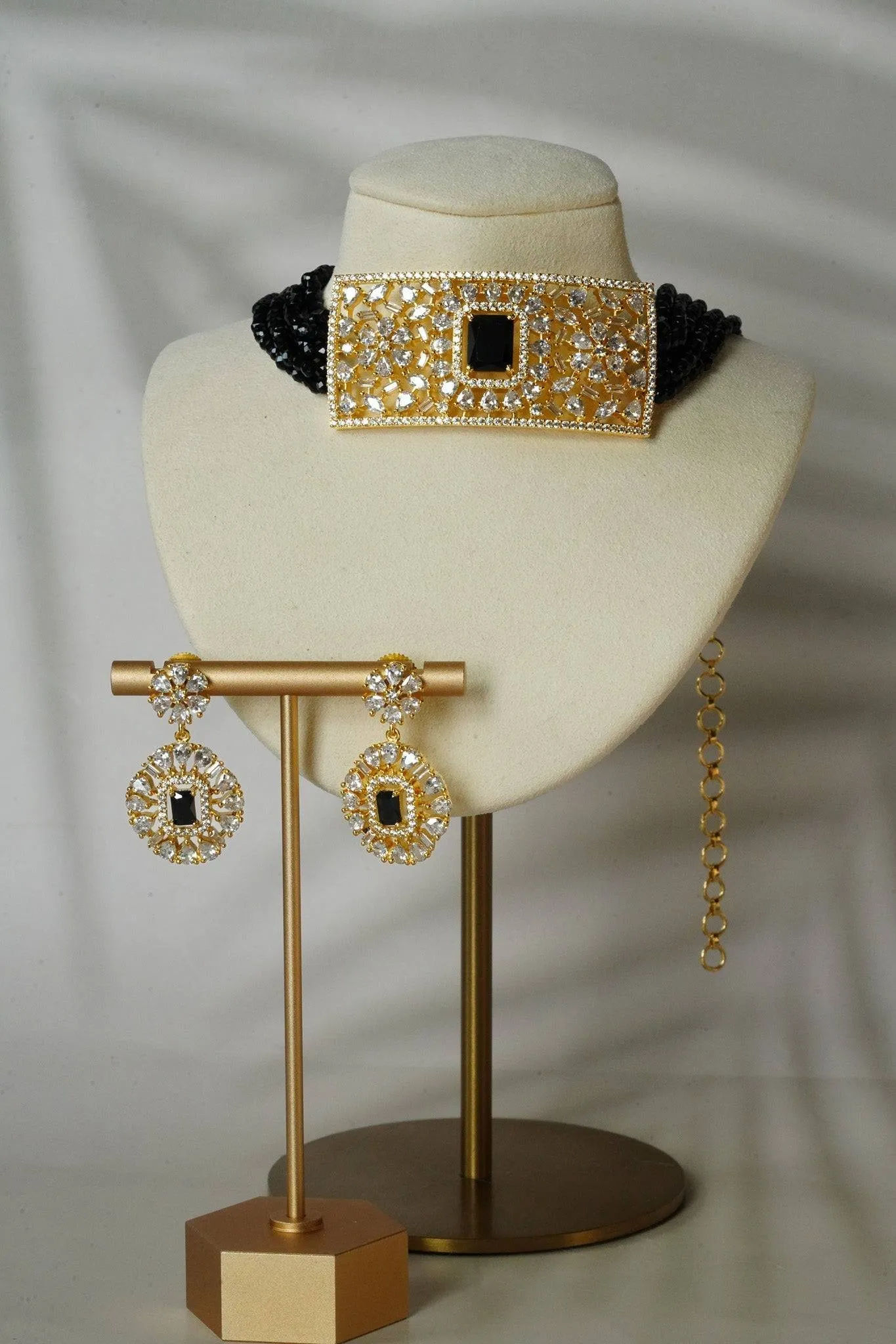 Luna - Chic Gold-Plated Choker Necklace Set