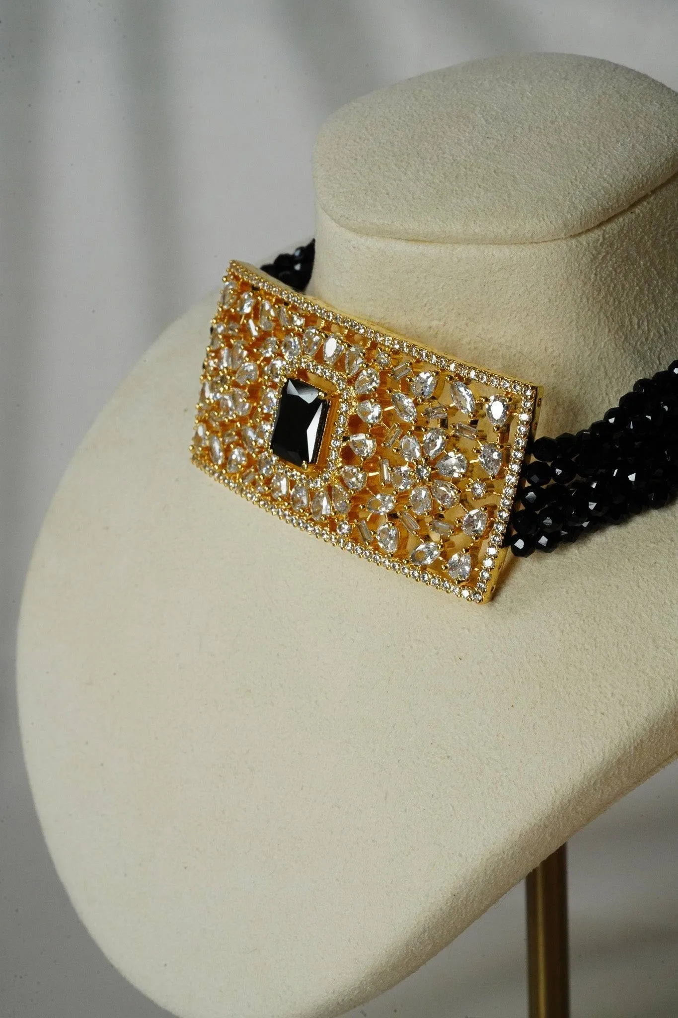 Luna - Chic Gold-Plated Choker Necklace Set