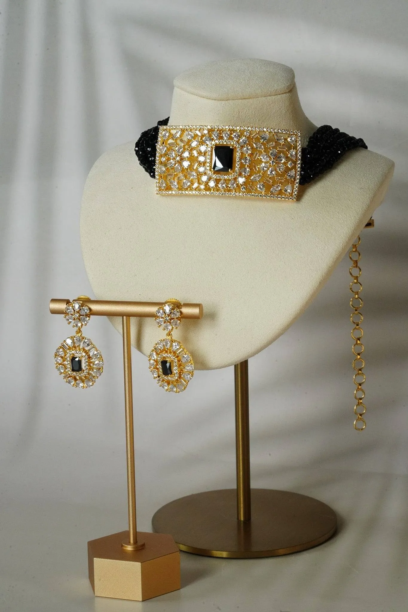 Luna - Chic Gold-Plated Choker Necklace Set
