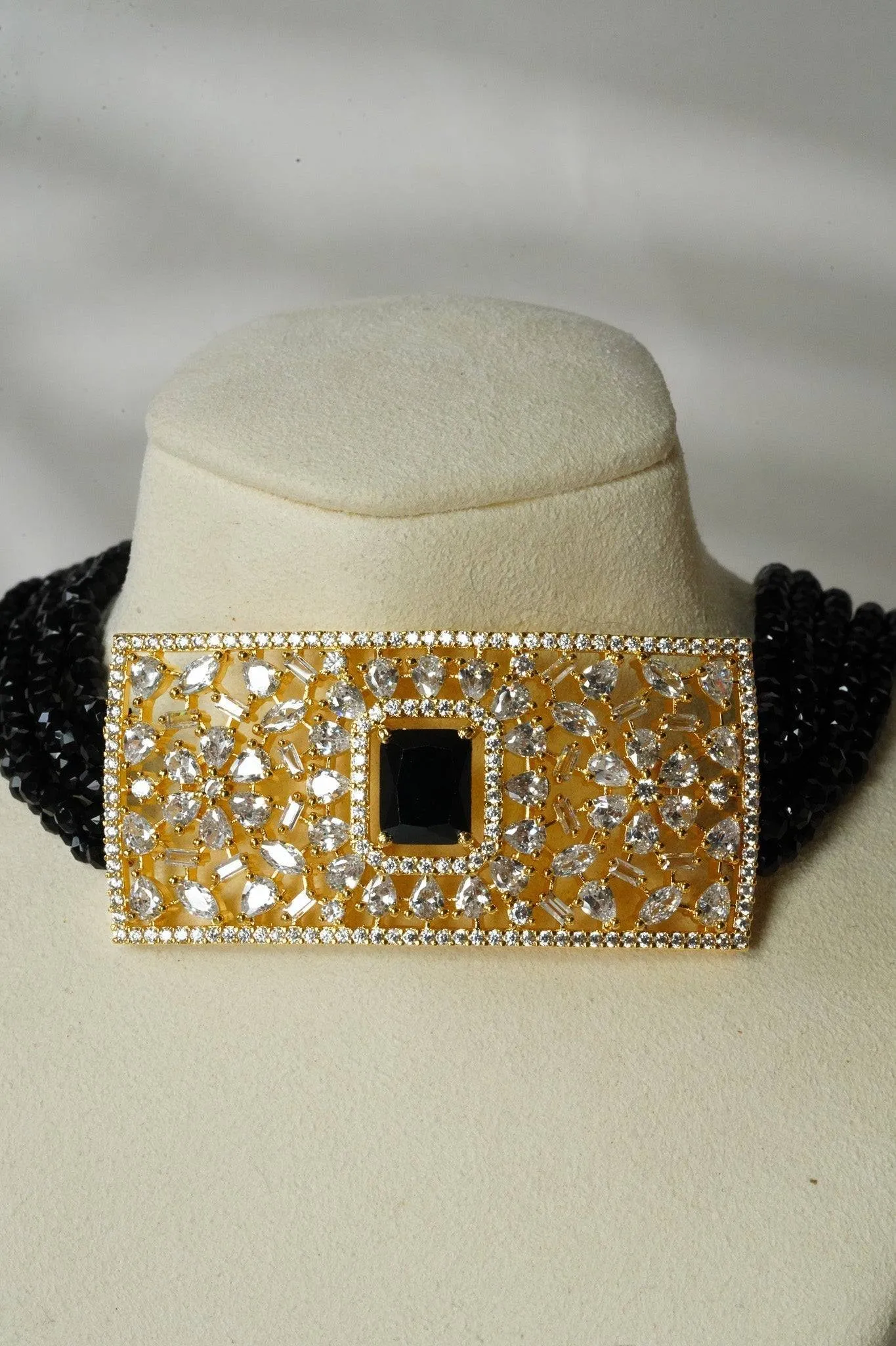 Luna - Chic Gold-Plated Choker Necklace Set