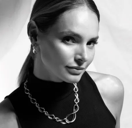 The Infinity Grande Link Collar Necklace