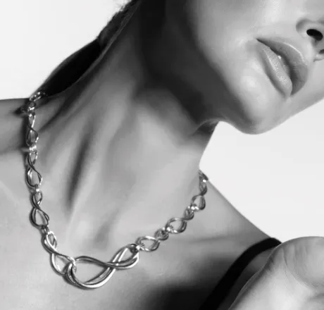 The Infinity Grande Link Collar Necklace